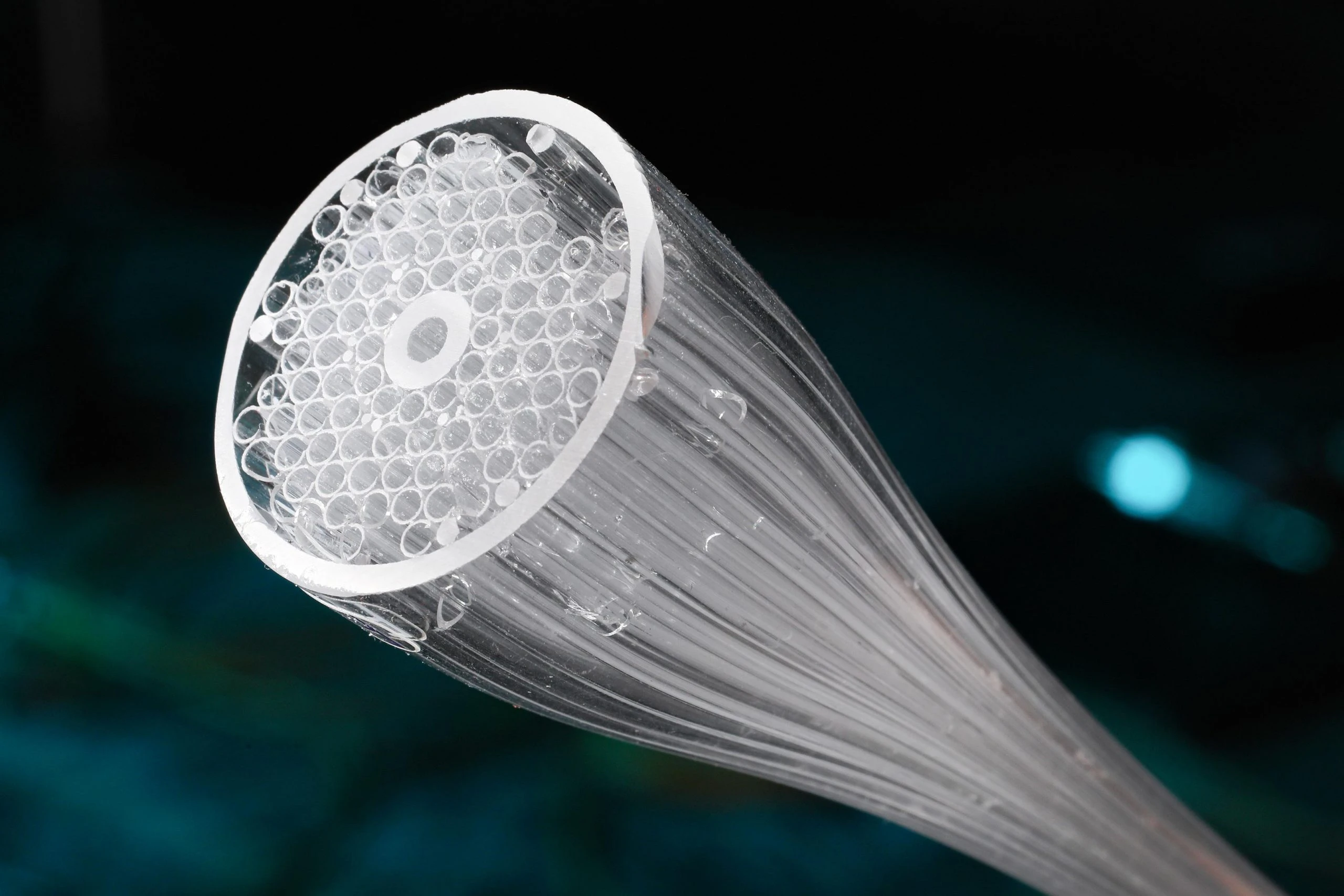 Air-Light-Hollow-Core-Optical-Fibers-scaled
