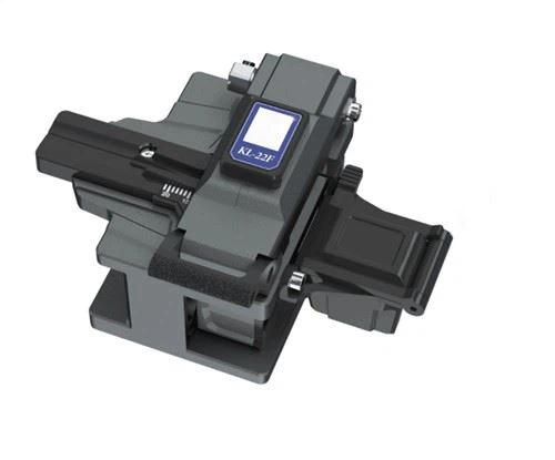 Visoko precizan cepač vlakana